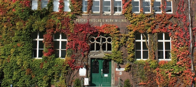 Klinik-fuer-psychiatrie-und-psychotherapie-gebaudeansicht-nervenklinik